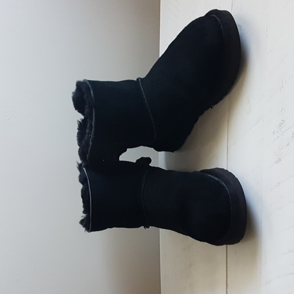 UGG Baily Boots - Picture 3 of 14